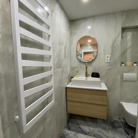 Luxury Exclusive 3 Bedroom Downtown