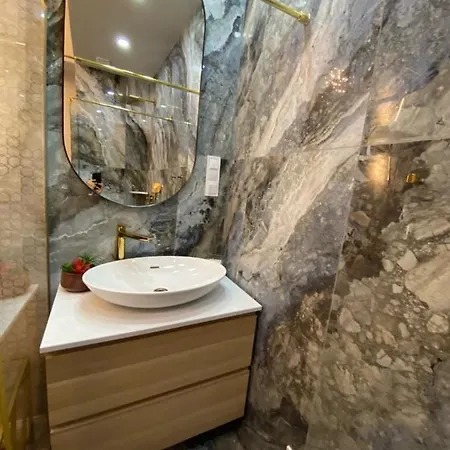 Luxury Exclusive 3 Bedroom Downtown Budapest