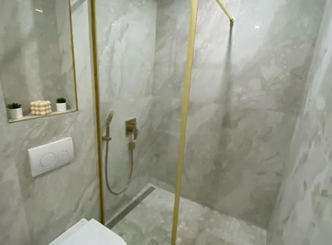 Luxury Exclusive 3 Bedroom Downtown アパート *